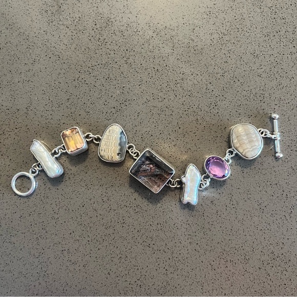 Echo of the Dreamer Sterling Silver Pearl Quarts Link Toggle Bracelet - Picture 2 of 7